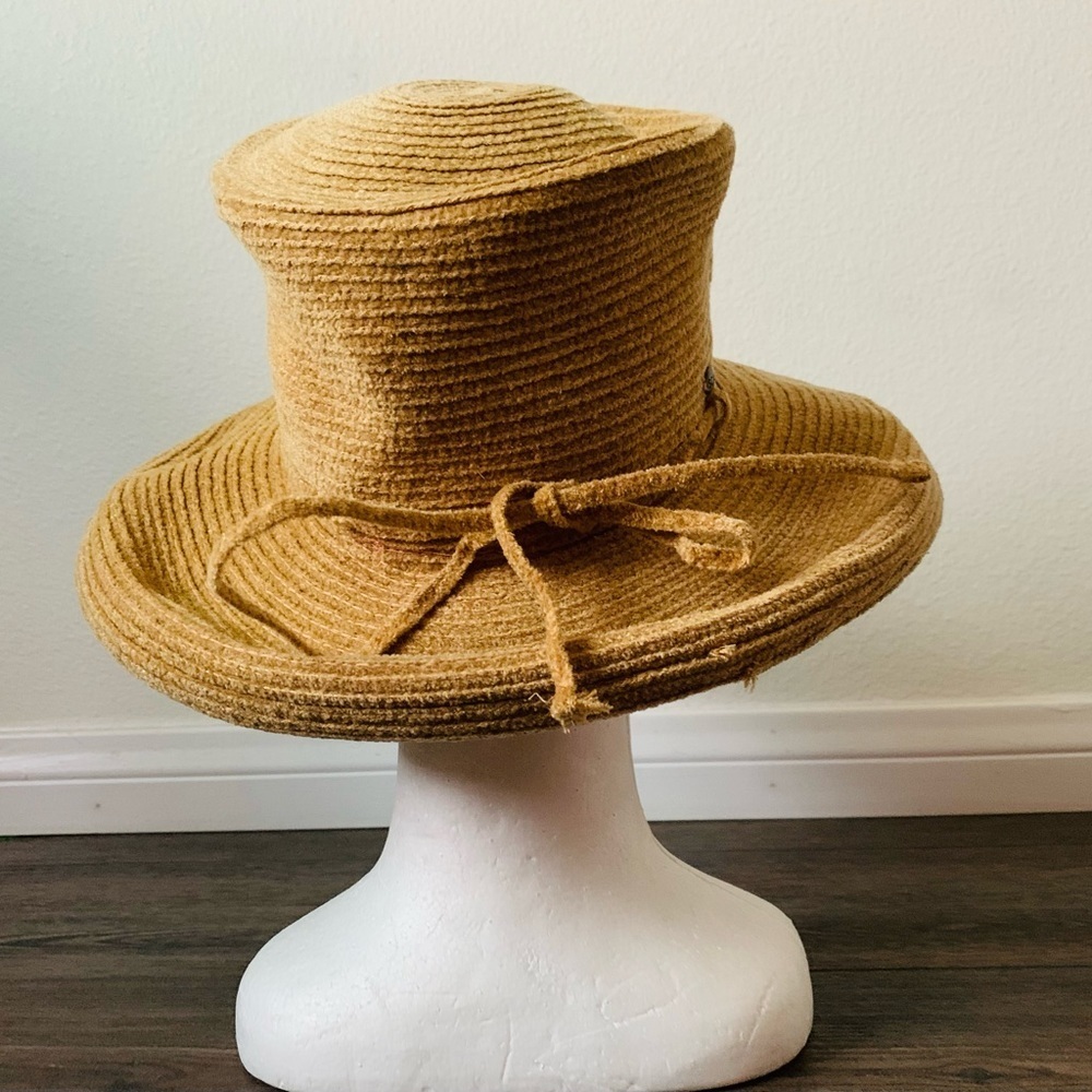 Scala hat - Picture 4 of 11